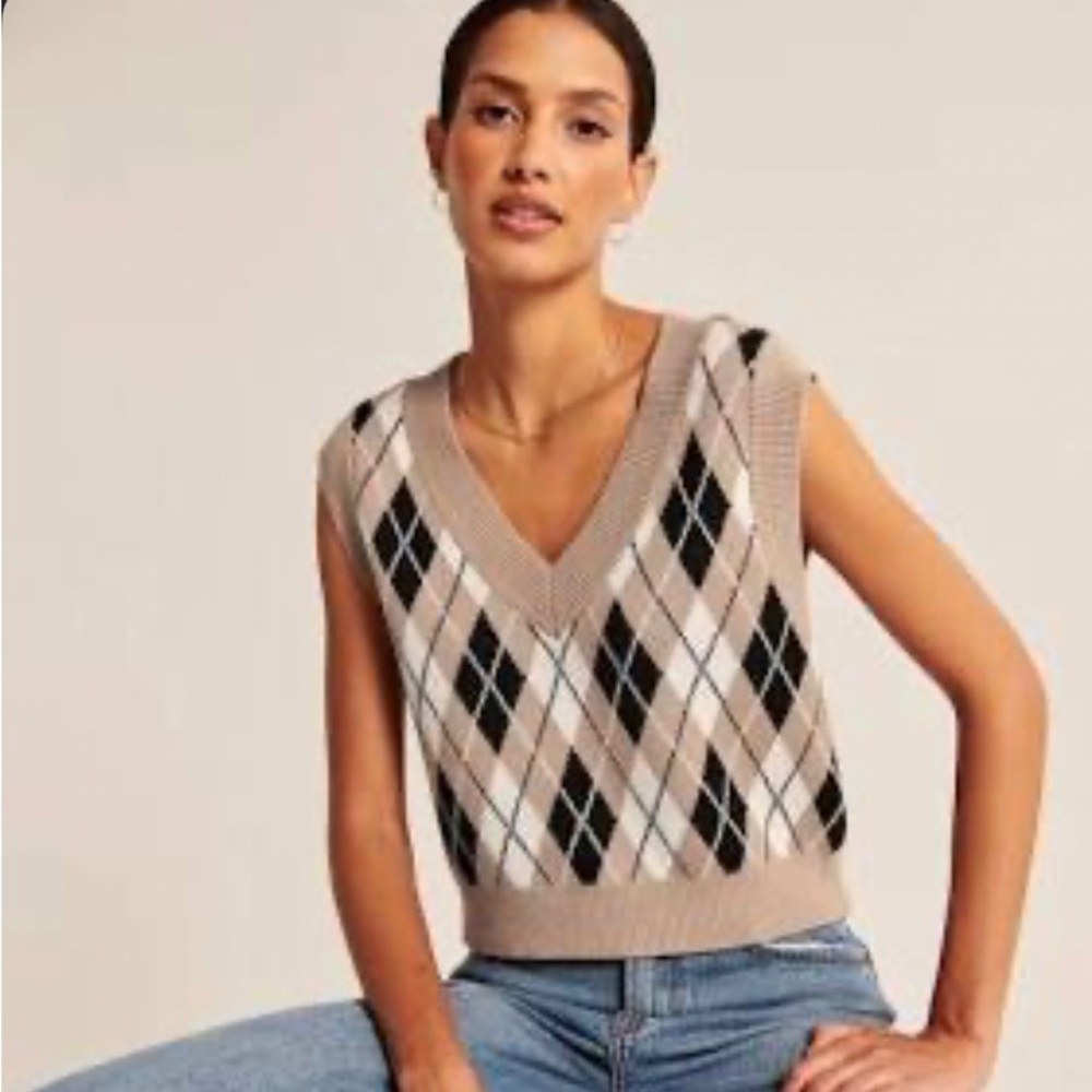 NWT A&F Argyle Cropped Sweater Vest